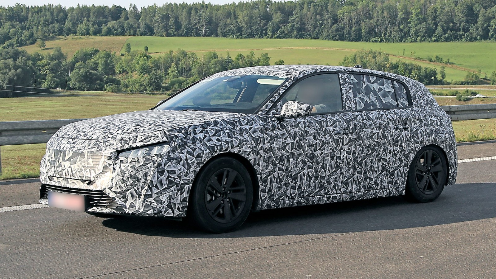 Νέο Peugeot 308: Πλησιάζει με ευελιξία και... επιθετικές διαθέσεις